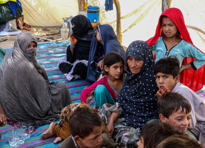 Nearly 66,000 Afghans displaced amid fierce fighting on Pakistan border: UN | Conflict News