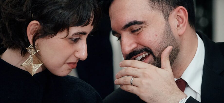 Why is NYC’s Mamdani facing criticism over response to attacks on wife? | Gaza News 1 Why is NYC’s Mamdani facing criticism over response to attacks on wife? | Gaza News