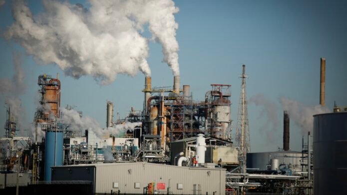 Oil falls to around $100 after Trump indicates war could end in weeks