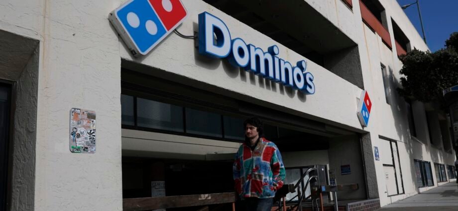 Stock falls on weak sales