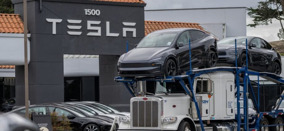 Tesla TSLA Q1 2026 vehicle delivery and production numbers
