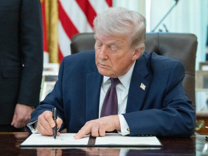 Two dozen Democrat-led states sue Trump over mail-in ballot limits | Donald Trump News 48 Two dozen Democrat-led states sue Trump over mail-in ballot limits | Donald Trump News