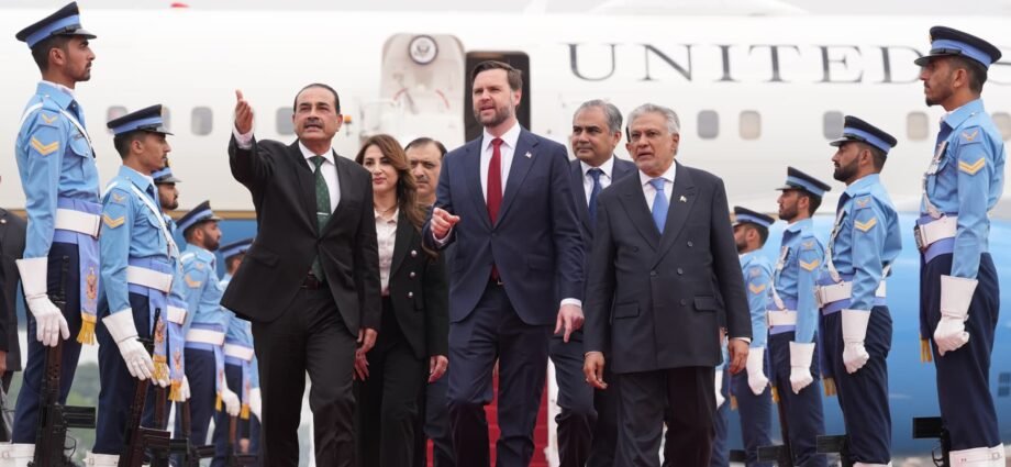 U.S.-Iran talks underway in Islamabad after delegations arrive 1 U.S.-Iran talks underway in Islamabad after delegations arrive