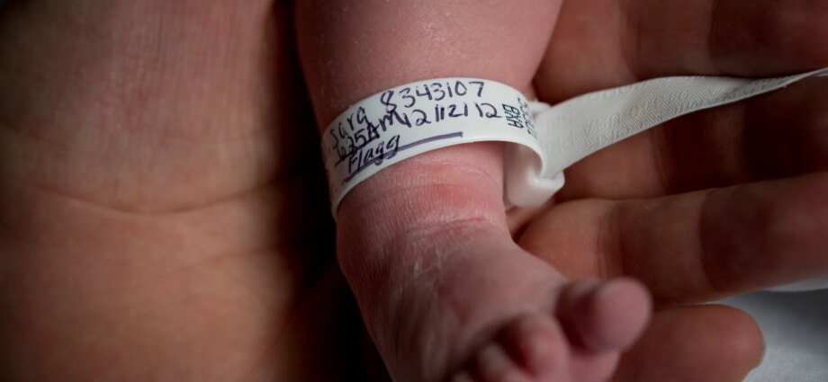 US fertility rate drops to all-time low, continuing a two-decade decline | Health News 1 US fertility rate drops to all-time low, continuing a two-decade decline | Health News