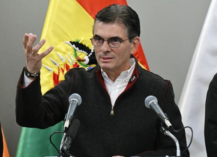 Bolivian president to reshuffle cabinet amid antigovernment protests | Protests News