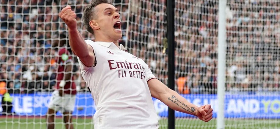 Trossard scores late as Arsenal beats West Ham, moves closer to title | Football News