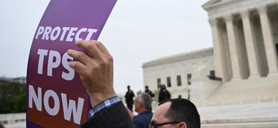 US judge bars Trump from ending protected status for Yemeni nationals | Migration News